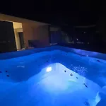 Rahal Etna Luxury Retreat- Private Heated Jacuzzi 98f & Infinity Pool *