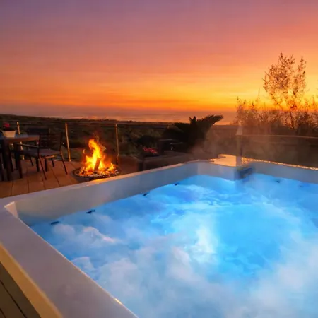Rahal Etna Luxury Retreat- Private Heated Jacuzzi 98f & Infinity Pool